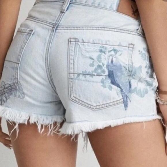 American Eagle NWT 59.00 Embroidered Vintage High Rise Festival Shorts Size 2 - Picture 4 of 10